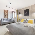 Bialy Jelen Jacuzzi & Sauna Bed & Breakfast 3*