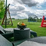 Bialy Jelen Jacuzzi & Sauna Bed & Breakfast Ostrowsko
