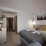 Bed & Breakfast Bialy Jelen Jacuzzi & Sauna Ostrowsko