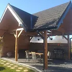 Bed & Breakfast Bialy Jelen Jacuzzi & Sauna 3*
