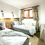 Bialy Jelen Jacuzzi & Sauna 3*