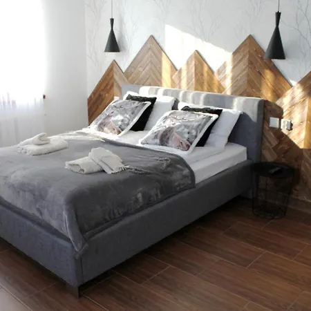 Couette-café Bialy Jelen Z Basenem I Jacuzzi