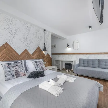 Oda ve Kahvaltı Bialy Jelen Jacuzzi & Sauna