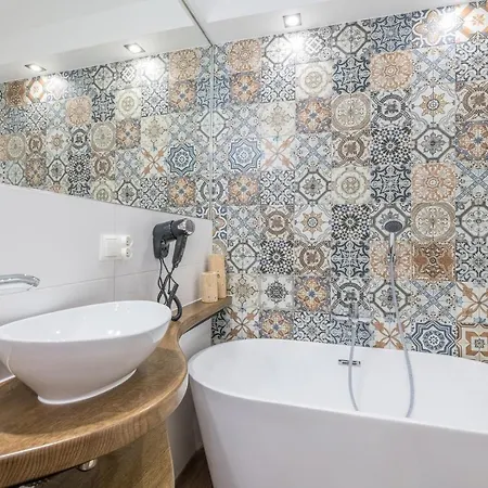 Bed & Breakfast Bialy Jelen Z Basenem I Jacuzzi *