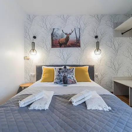 Couette-café Bialy Jelen Z Basenem I Jacuzzi 3*