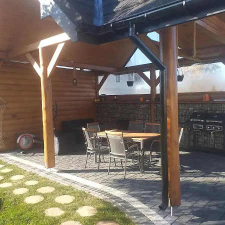 Bialy Jelen Z Basenem I Jacuzzi