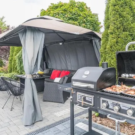 Bialy Jelen Z Basenem I Jacuzzi Bed and Breakfast Ostrowsko