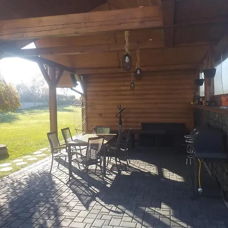 Bialy Jelen Z Basenem I Jacuzzi