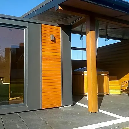 Bialy Jelen Jacuzzi & Sauna 3*