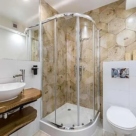 Oda ve Kahvaltı Bialy Jelen Jacuzzi & Sauna Ostrowsko