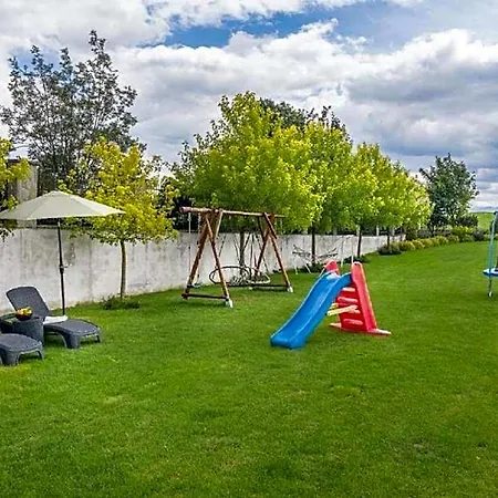 Bialy Jelen Jacuzzi & Sauna Oda ve Kahvaltı Ostrowsko
