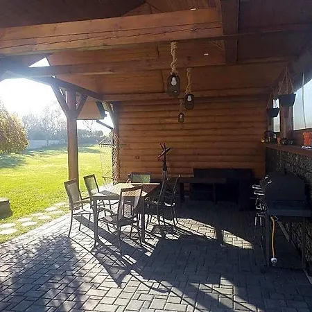 Bialy Jelen Jacuzzi & Sauna Oda ve Kahvaltı Ostrowsko
