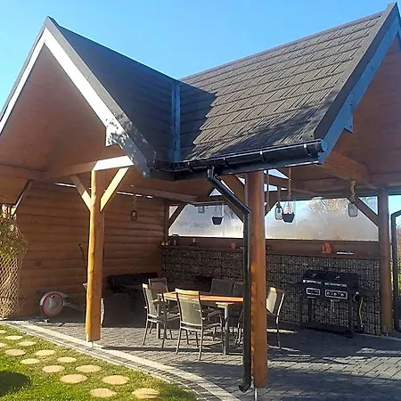 Oda ve Kahvaltı Bialy Jelen Jacuzzi & Sauna 3*