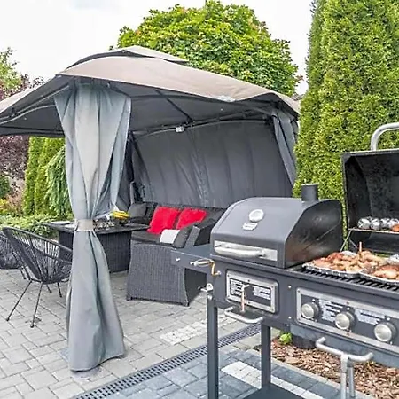 Oda ve Kahvaltı Bialy Jelen Jacuzzi & Sauna Ostrowsko