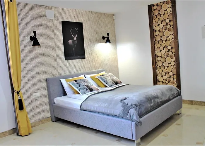 Bialy Jelen Z Basenem I Jacuzzi Frühstückspension Ostrowsko