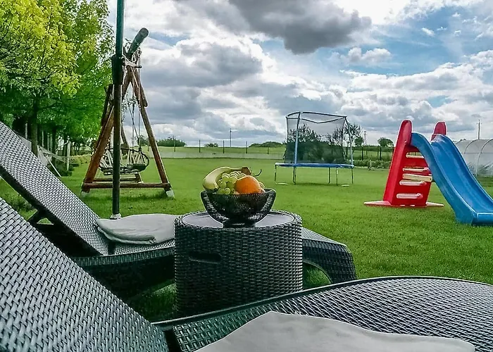 Bialy Jelen Z Basenem I Jacuzzi Frühstückspension Ostrowsko