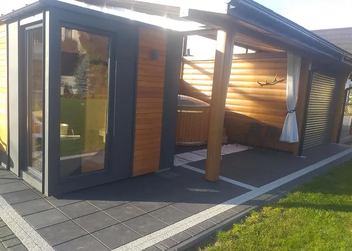 Bialy Jelen Z Basenem I Jacuzzi Oda ve Kahvaltı Ostrowsko