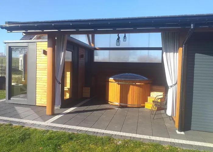 Frühstückspension Bialy Jelen Z Basenem I Jacuzzi 3*