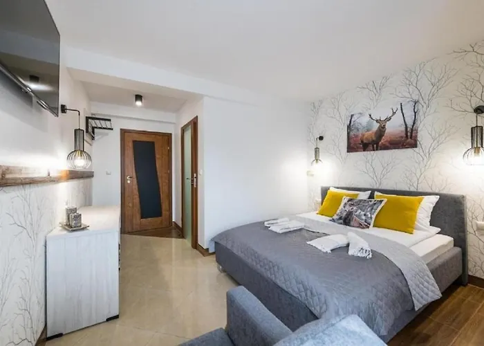 Bialy Jelen Z Basenem I Jacuzzi Frühstückspension Ostrowsko