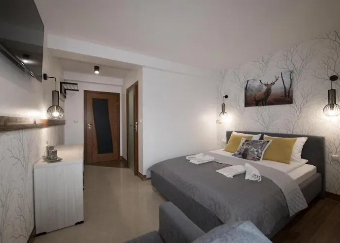 Frühstückspension Bialy Jelen Z Basenem I Jacuzzi Ostrowsko