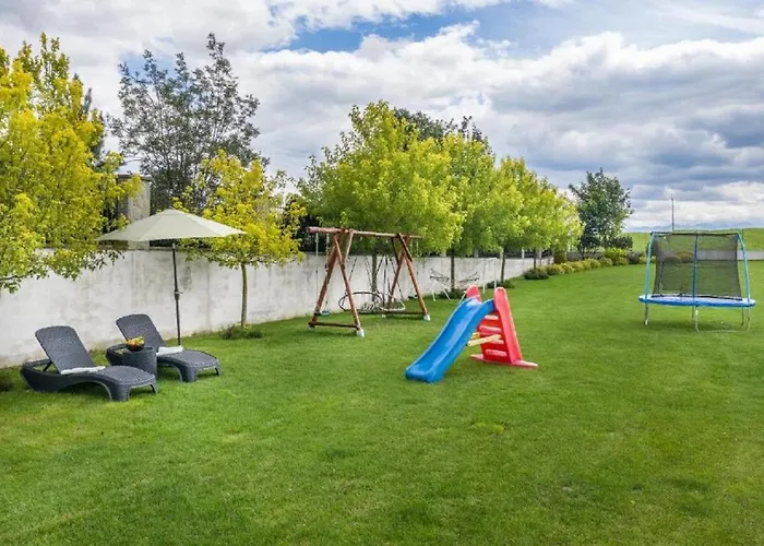 Frühstückspension Bialy Jelen Z Basenem I Jacuzzi